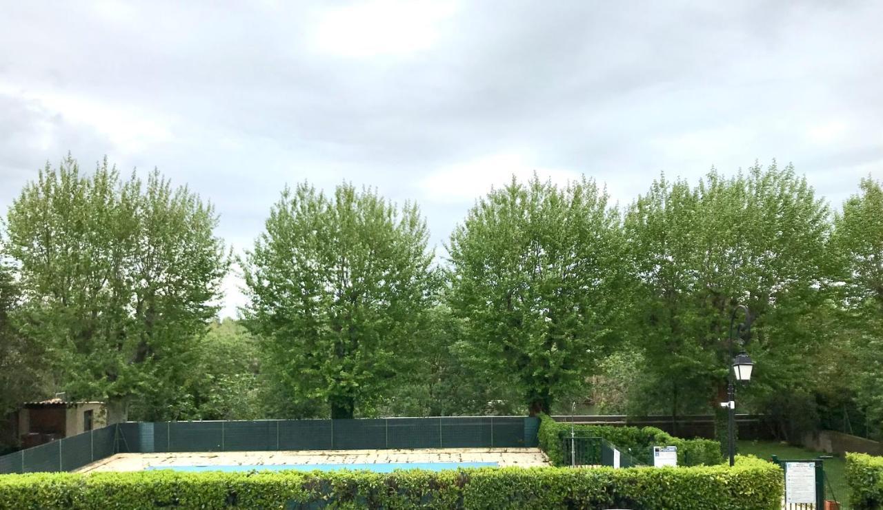 Vacances Avec Piscine Et Entree Autonome Dans Jolie Appartement Jusqu'A 4 Personnes Сериньян Екстер'єр фото