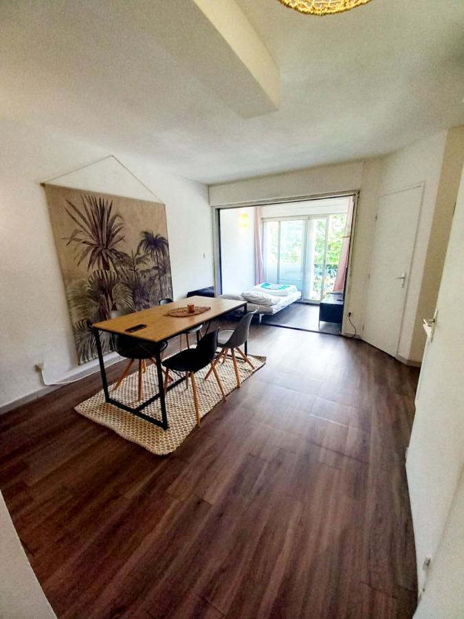 Vacances Avec Piscine Et Entree Autonome Dans Jolie Appartement Jusqu'A 4 Personnes Сериньян Екстер'єр фото