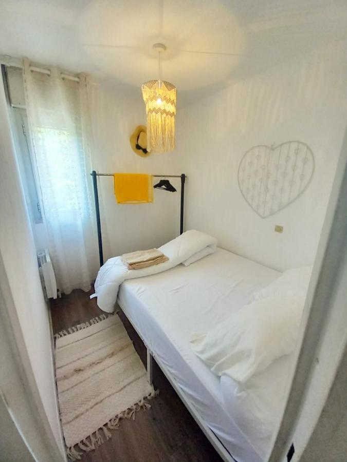 Vacances Avec Piscine Et Entree Autonome Dans Jolie Appartement Jusqu'A 4 Personnes Сериньян Екстер'єр фото